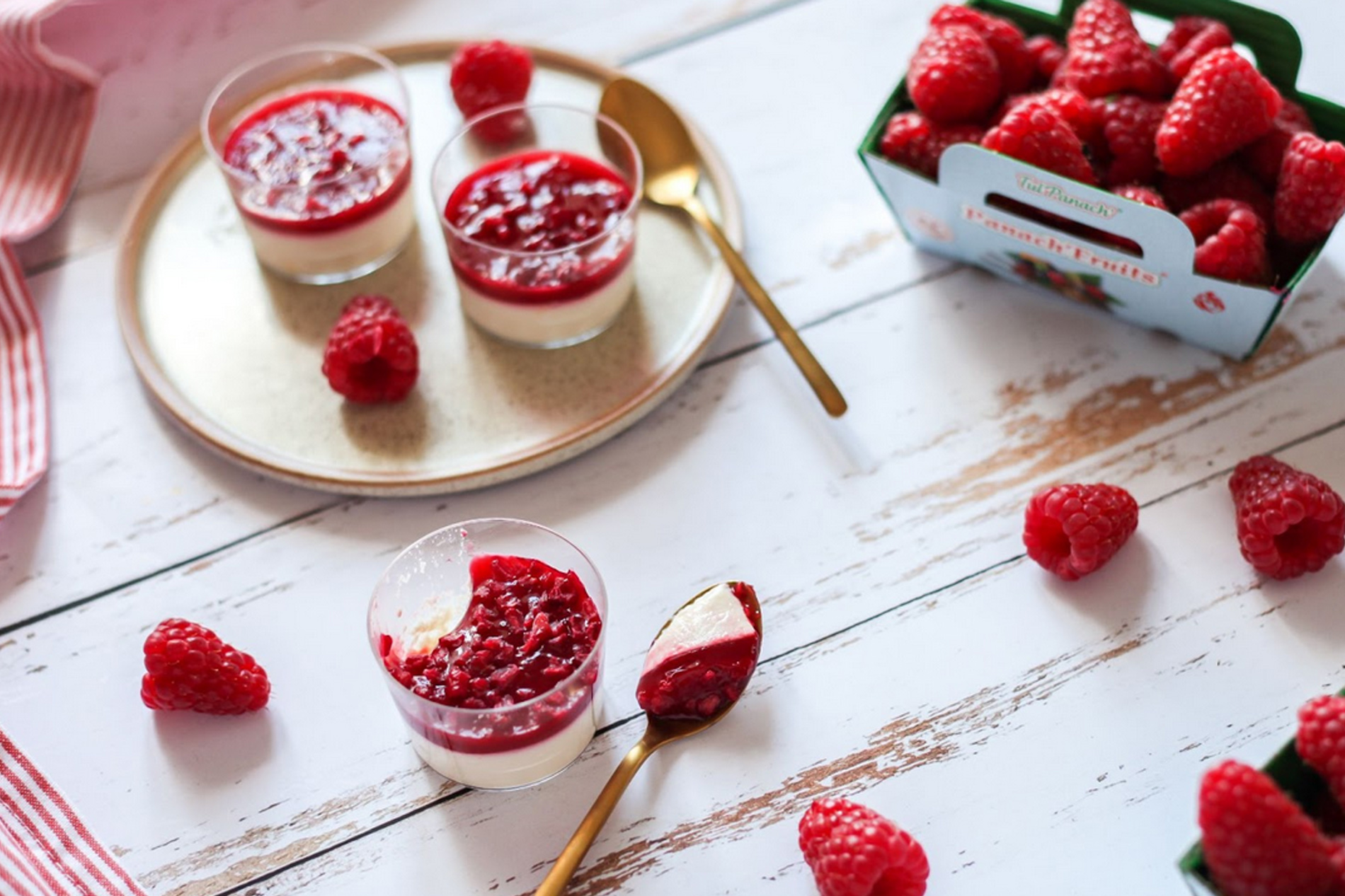 panacotta-aux-framboises-et-a-la-rose